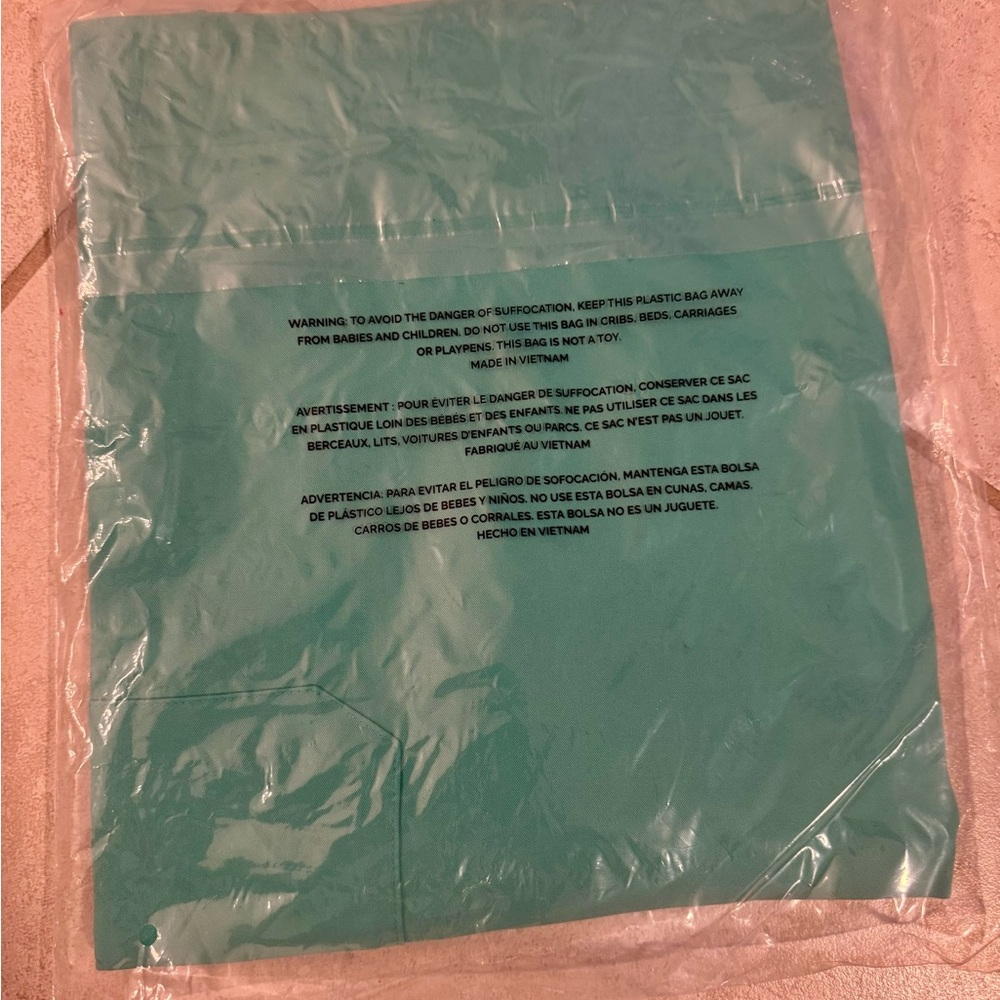 Figs Surgical Green Catarina One-Pocket Technical Collection Scrub Top - Picture 3 of 3